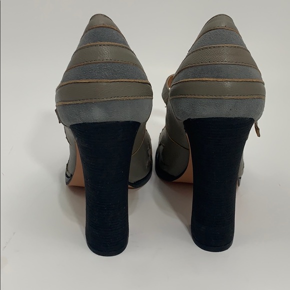 N.Y.L.A. Leather grey Stars and Stripes heels NWOT - Picture 3 of 8